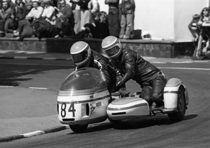 Framed Print : Gerry Routledge & Robin Udall (Triumph) 1975 500cc Sidecar TT