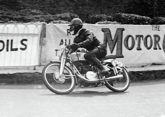 Framed Print : Gianni Leoni (Mondial) 1950 Ultra Lightweight Ulster Grand Prix Framed Print : Gianni Leoni (Mondial) 1950 Ultra Lightweight Ulster Grand Prix