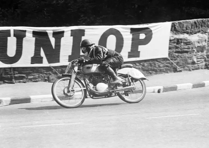 Framed Print : Gianni Leoni (Mondial) 1951 Ultra Lightweight TT