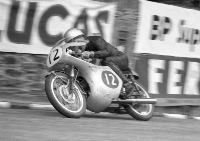 Framed Print : Giichi Suzuki (Honda) 1960 Ultra Lightweight TT Framed Print : Giichi Suzuki (Honda) 1960 Ultra Lightweight TT
