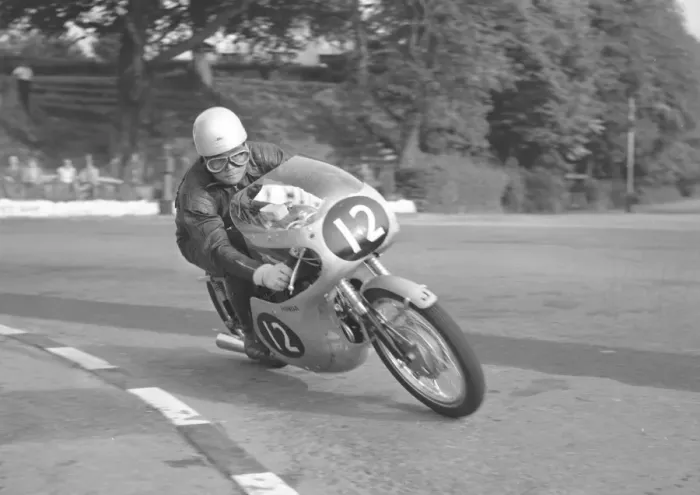 Framed Print : Giichi Suzuki (Honda) 1960 Ultra Lightweight TT Framed Print : Giichi Suzuki (Honda) 1960 Ultra Lightweight TT