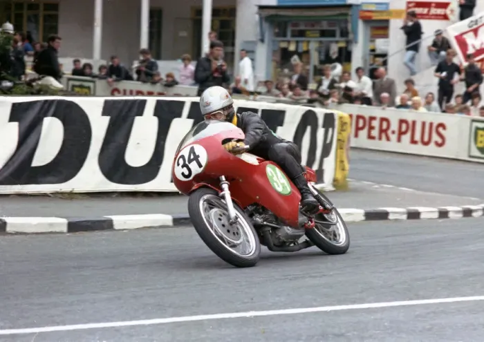 Framed Print : Gilberto Milani (Aermacchi) 1965 Lightweight TT Framed Print : Gilberto Milani (Aermacchi) 1965 Lightweight TT