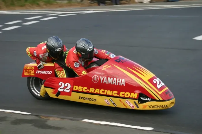 Framed Print : Glyn Jones & Ivan Murray (Yamaha) 2005 Sidecar TT Framed Print : Glyn Jones & Ivan Murray (Yamaha) 2005 Sidecar TT