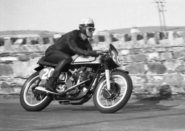 Framed Print : Gordon Bell (Norton) 1959 Southern 100 Framed Print : Gordon Bell (Norton) 1959 Southern 100