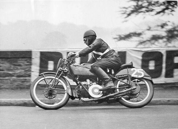 Gordon Burney (Guzzi) 1935 Lightweight TT