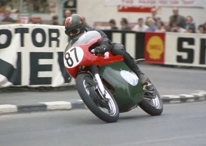 Framed Print : Gordon Daniels (Cowles Metisse) 1968 Junior Manx Grand Prix