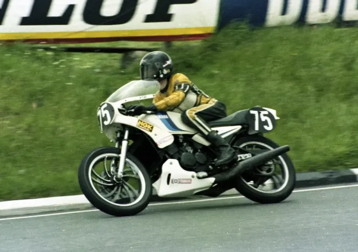 Framed Print : Gordon Jones (Yamaha) 1981 Formula Three TT Framed Print : Gordon Jones (Yamaha) 1981 Formula Three TT