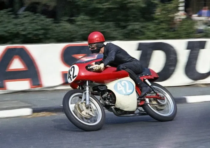 Framed Print : Gordon Keith (Aermacchi) 1966 Junior TT Framed Print : Gordon Keith (Aermacchi) 1966 Junior TT