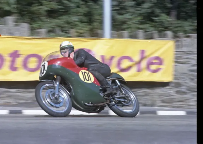 Framed Print : Gordon Pantall (Matchless) 1967 Senior Manx Grand Prix Framed Print : Gordon Pantall (Matchless) 1967 Senior Manx Grand Prix