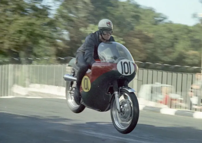 Framed Print : Gordon Pantall (Norton) 1967 Senior Manx Grand Prix Framed Print : Gordon Pantall (Norton) 1967 Senior Manx Grand Prix
