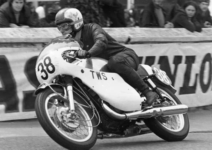 Framed Print : Gordon Pantall (Suzuki) 1971 Production TT Framed Print : Gordon Pantall (Suzuki) 1971 Production TT