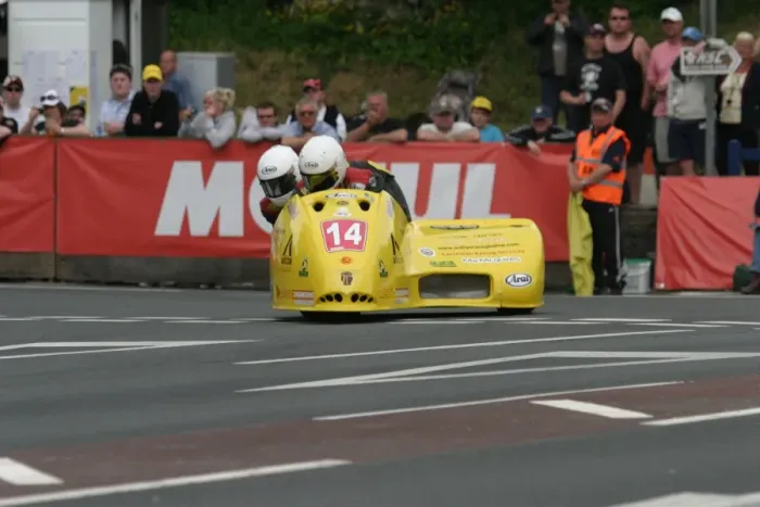 Framed Print : Gordon Shand & Lee Barrett (Shand) 2011 Sidecar TT Framed Print : Gordon Shand & Lee Barrett (Shand) 2011 Sidecar TT