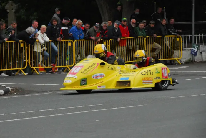 Framed Print : Gordon Shand & Philip Hyde (Shand) 2017 Sidecar TT Framed Print : Gordon Shand & Philip Hyde (Shand) 2017 Sidecar TT