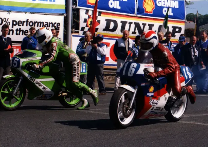Framed Print : Graeme McGregor (Kawasaki) & Phil Nichols (Honda) 1989 Junior TT Framed Print : Graeme McGregor (Kawasaki) & Phil Nichols (Honda) 1989 Junior TT