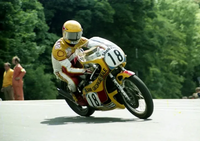 Framed Print : Graeme McGregor (Yamaha) 1982 Classsic TT