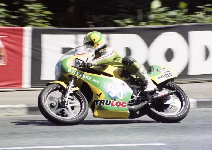 Framed Print : Graham Atha (Yamaha) 1982 Senior 350 TT Framed Print : Graham Atha (Yamaha) 1982 Senior 350 TT