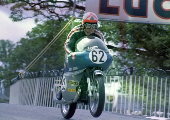 Framed Print : Graham Bailey (Crooks Suzuki) 1972 Formula 750 TT Framed Print : Graham Bailey (Crooks Suzuki) 1972 Formula 750 TT