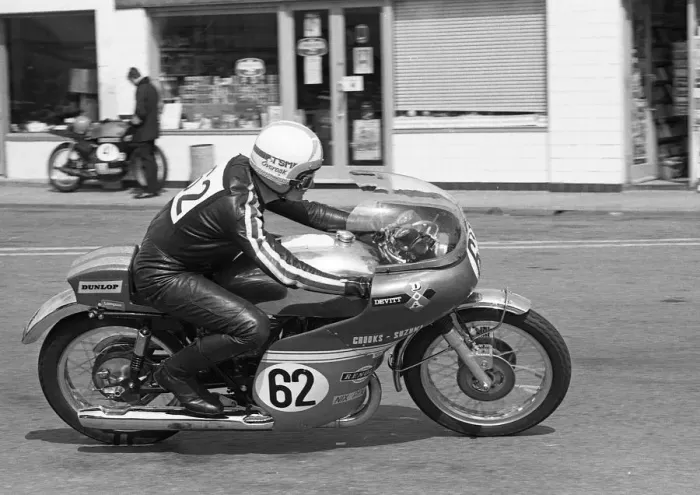 Framed Print : Graham Bailey (Crooks Suzuki) 1972 Production TT Framed Print : Graham Bailey (Crooks Suzuki) 1972 Production TT