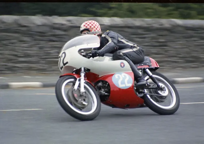 Framed Print : Graham Dixon (Aermacchi) 1972 Junior Manx Grand Pix Framed Print : Graham Dixon (Aermacchi) 1972 Junior Manx Grand Pix