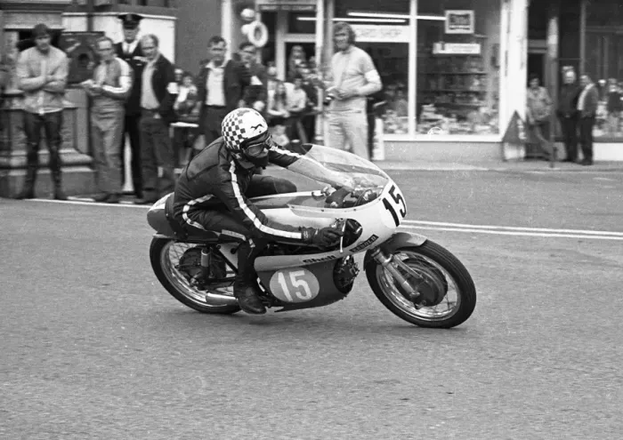 Framed Print : Graham Dixon (Aermacchi) 1973 Junior Manx Grand Prix Framed Print : Graham Dixon (Aermacchi) 1973 Junior Manx Grand Prix