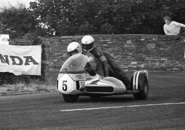 Framed Print : Graham Hilditch & Kevin Littlemore (Yamaha) 1975 Southern 100 Framed Print : Graham Hilditch & Kevin Littlemore (Yamaha) 1975 Southern 100