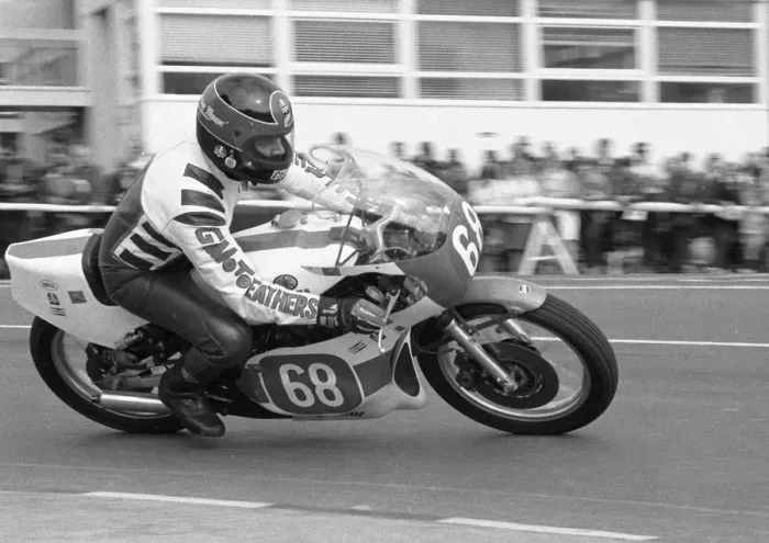 Framed Print : Graham Howe (Yamaha) 1983 Lightweight Manx Grand Prix Framed Print : Graham Howe (Yamaha) 1983 Lightweight Manx Grand Prix