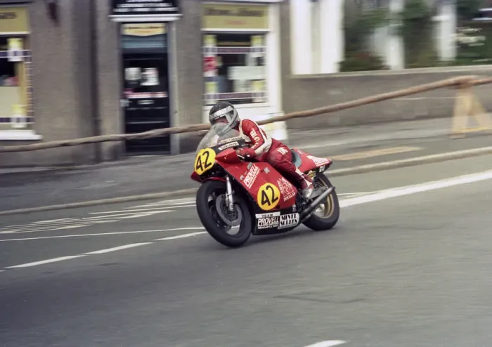 Framed Print : Graham King (Suzuki) 1984 Senior Manx Grand Prix Framed Print : Graham King (Suzuki) 1984 Senior Manx Grand Prix
