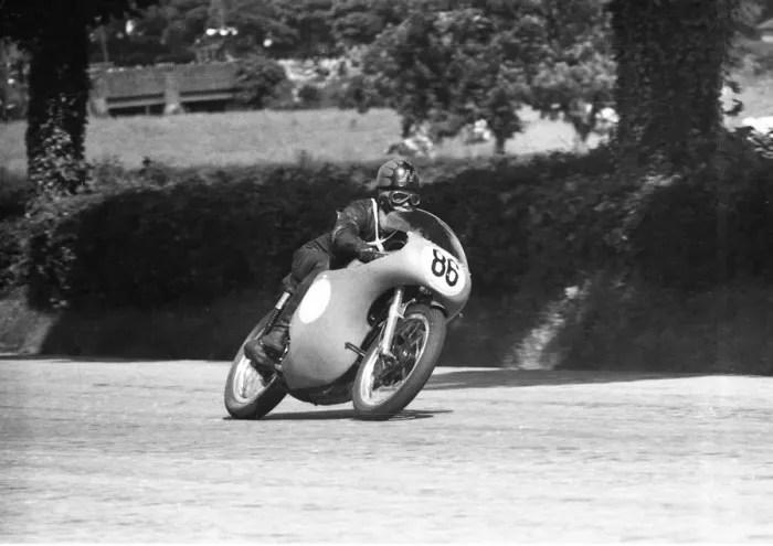 Framed Print : Graham Smith (Norton) 1961 Junior TT Framed Print : Graham Smith (Norton) 1961 Junior TT