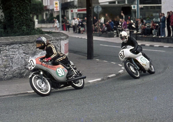 Graham Vickery (Honda) and Mike Balmer (Greeves) 1973 Lightweight Manx Grand Prix