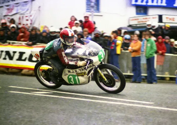 Framed Print : Graham Waring (Yamaha) 1977 Junior TT Framed Print : Graham Waring (Yamaha) 1977 Junior TT