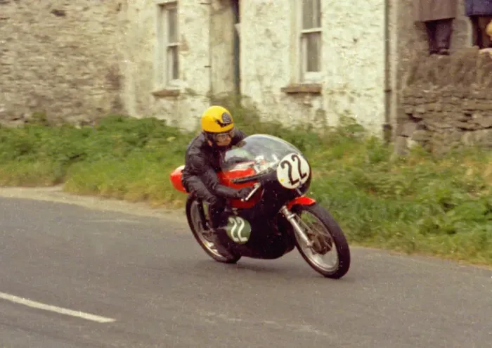 Framed Print : Grant Gibson (Yamaha) 1969 Southern 100 Framed Print : Grant Gibson (Yamaha) 1969 Southern 100