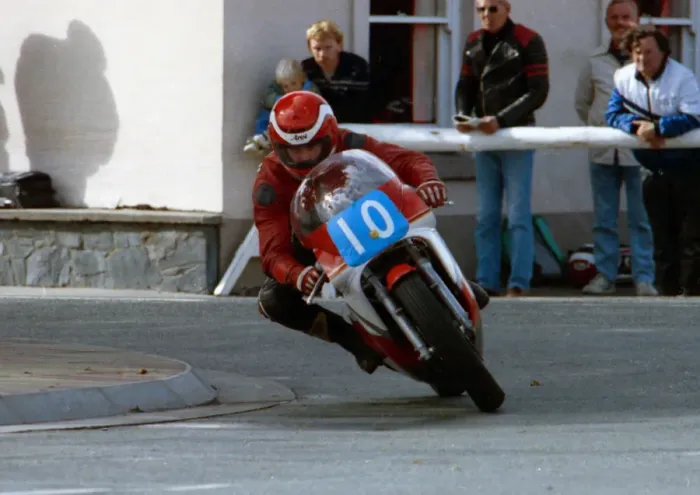 Framed Print : Greg Broughton (Yamaha) 1990 Junior Manx Grand Prix