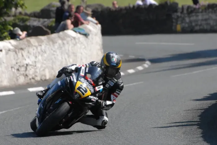 Framed Print : Guy Martin (Suzuki) 2011 Southern 100 Framed Print : Guy Martin (Suzuki) 2011 Southern 100