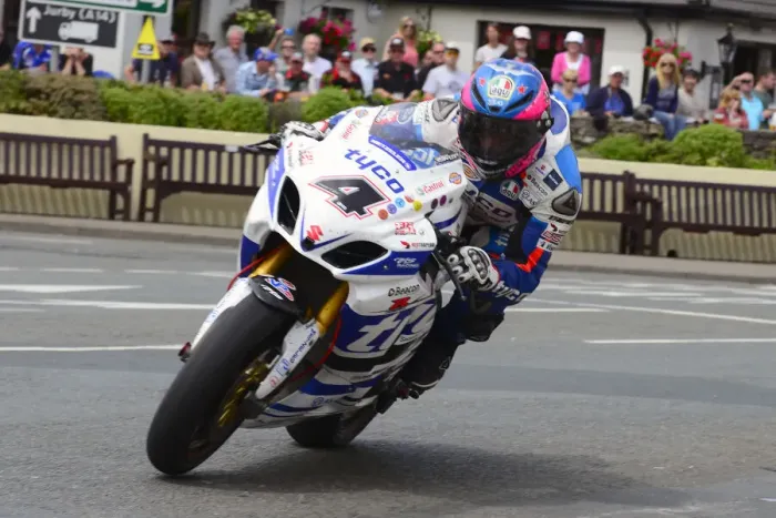 Framed Print : Guy Martin (Suzuki) 2014 Senior TT Framed Print : Guy Martin (Suzuki) 2014 Senior TT