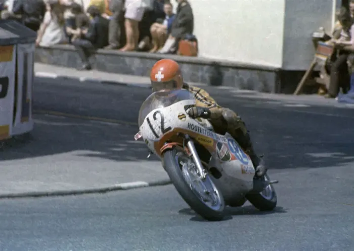Framed Print : Gyula Marsovszky (Yamaha) 1973 Junior TT Framed Print : Gyula Marsovszky (Yamaha) 1973 Junior TT