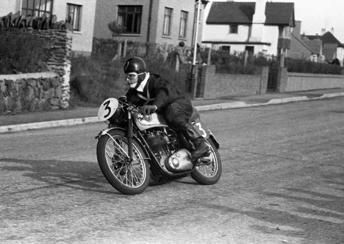 Framed Print : H E Vine (BSA) 1955 Senior Clubman TT Framed Print : H E Vine (BSA) 1955 Senior Clubman TT