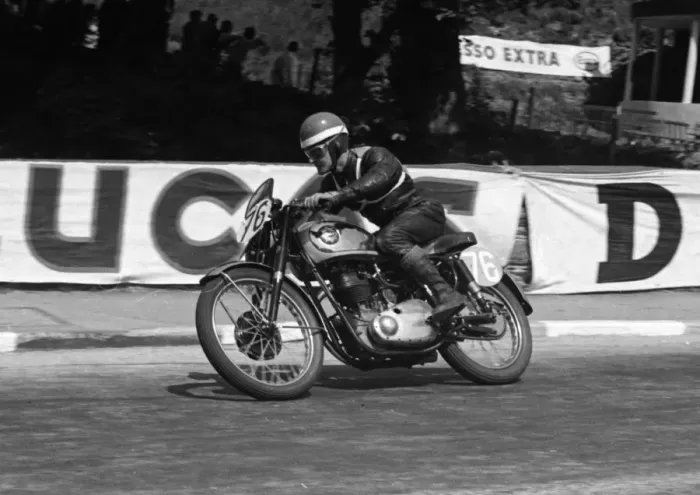 Framed Print : H McKenzie (BSA) 1953 Junior Clubman TT