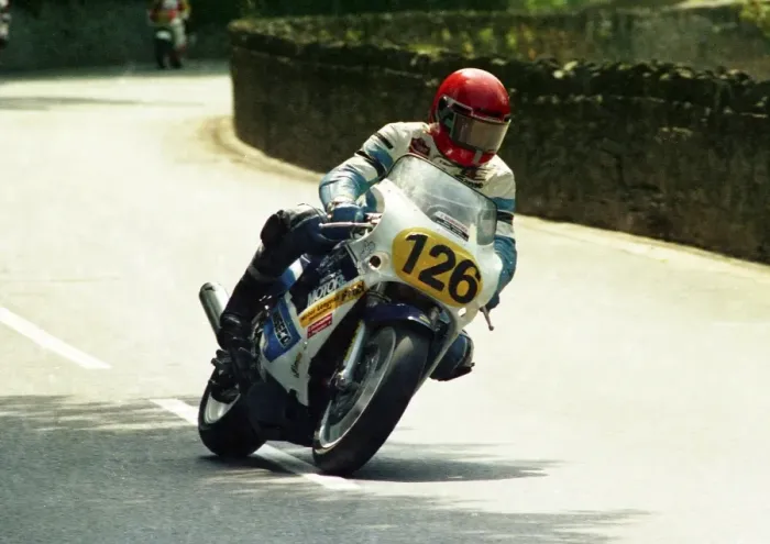 Framed Print : Hans Peter Bolliger (Suzuki) 1988 Senior TT Framed Print : Hans Peter Bolliger (Suzuki) 1988 Senior TT