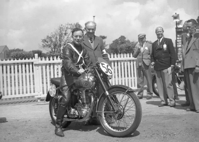Framed Print : Harold Clark (BSA) 1949 Junior Clubman TT Framed Print : Harold Clark (BSA) 1949 Junior Clubman TT