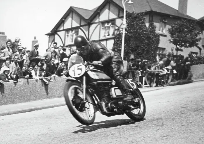 Framed Print : Harold Daniell (Norton) 1938 Senior TT Framed Print : Harold Daniell (Norton) 1938 Senior TT