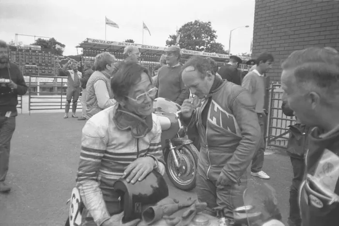 Framed Print : Harry Long (BSA) 1984 Senior Classic Manx Grand Prix