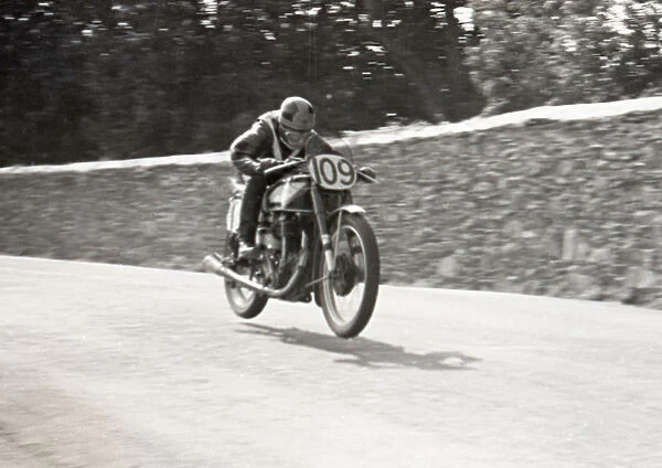 Harry Pearce (Norton) 1949 Junior Manx Grand Prix