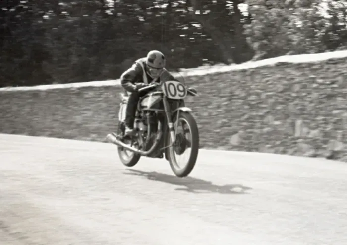 Framed Print : Harry Pearce (Norton) 1949 Junior Manx Grand Prix Framed Print : Harry Pearce (Norton) 1949 Junior Manx Grand Prix