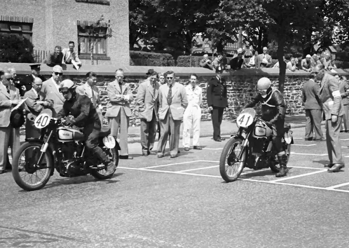 Framed Print : Harry Plews (Norton, 40) D Wasley (Norton, 41) 1952 Junior Clubman TT Framed Print : Harry Plews (Norton, 40) D Wasley (Norton, 41) 1952 Junior Clubman TT