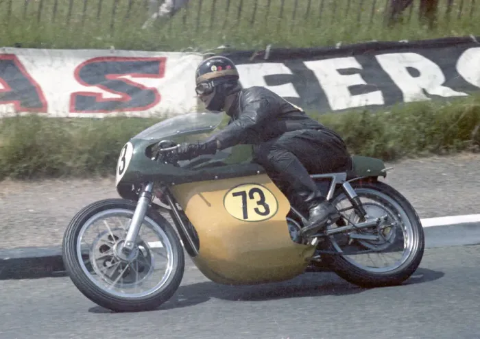 Framed Print : Harry Reynolds (Matchless Metisse) 1967 Senior TT Framed Print : Harry Reynolds (Matchless Metisse) 1967 Senior TT