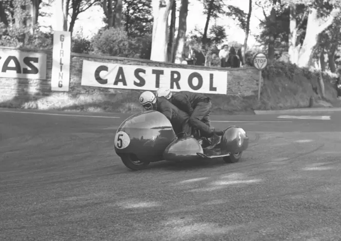 Framed Print : Heinz Luthringhauser & Geoff Hughes (BMW) 1968 Sidecar TT Framed Print : Heinz Luthringhauser & Geoff Hughes (BMW) 1968 Sidecar TT
