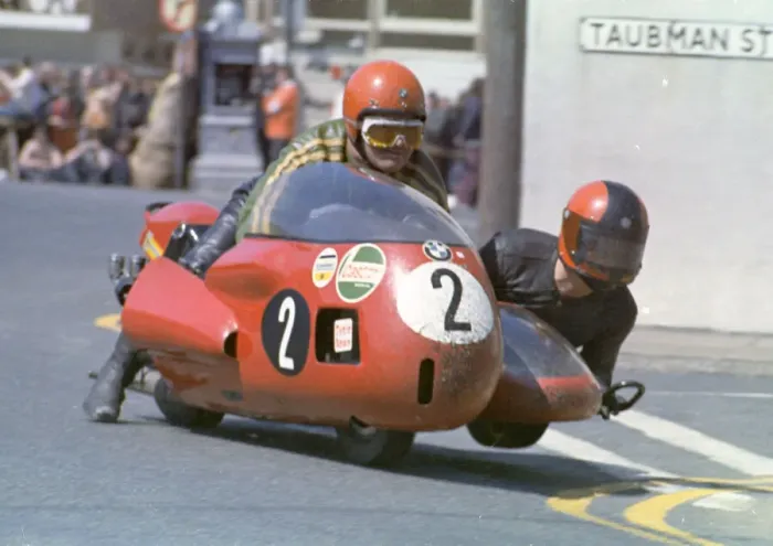 Framed Print : Heinz Luthringhauser & Hermann Hahn (BMW) 1973 500 Sidecar TT