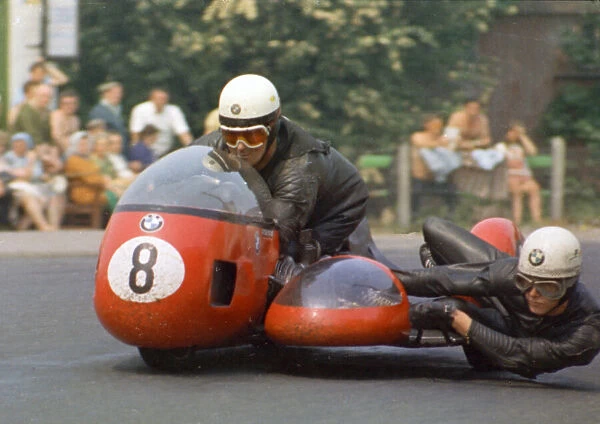 Heinz Luthringhauser & Jurgen Cusnik (BMW) 1970 500 Sidecar TT
