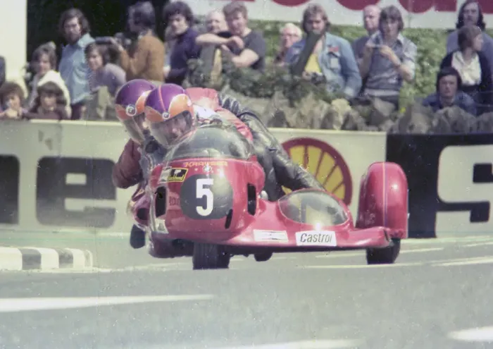 Framed Print : Heinz Luthringhauser & Lorenzo Puzo (BMW) 1976 500 Sidecar TT Framed Print : Heinz Luthringhauser & Lorenzo Puzo (BMW) 1976 500 Sidecar TT