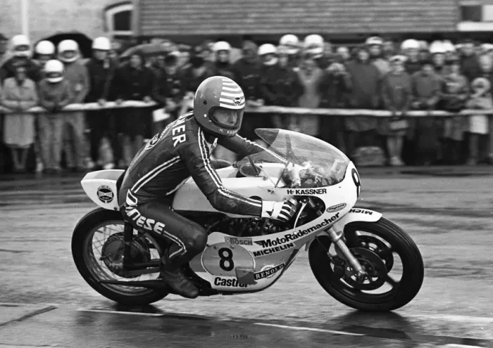 Framed Print : Helmut Kassner (Yamaha) 1975 Senior TT Framed Print : Helmut Kassner (Yamaha) 1975 Senior TT